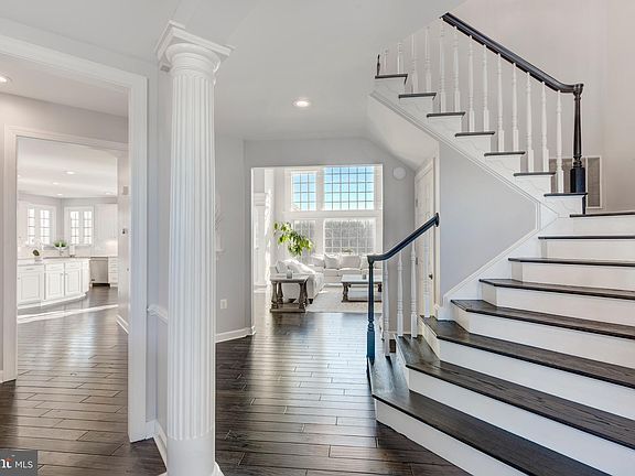 4th image of 4313 Lake Forest Ct