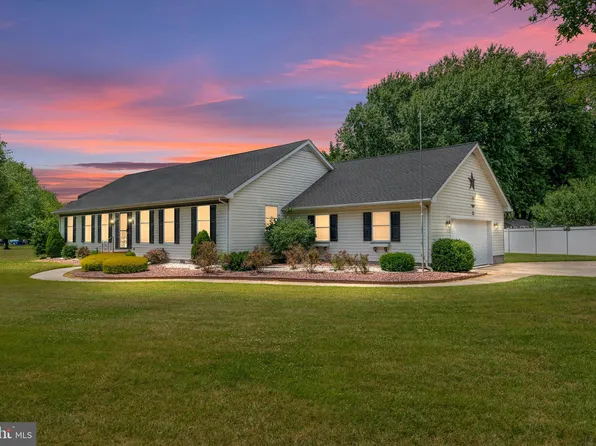 12 E Inner Cir, Dover, DE 19904