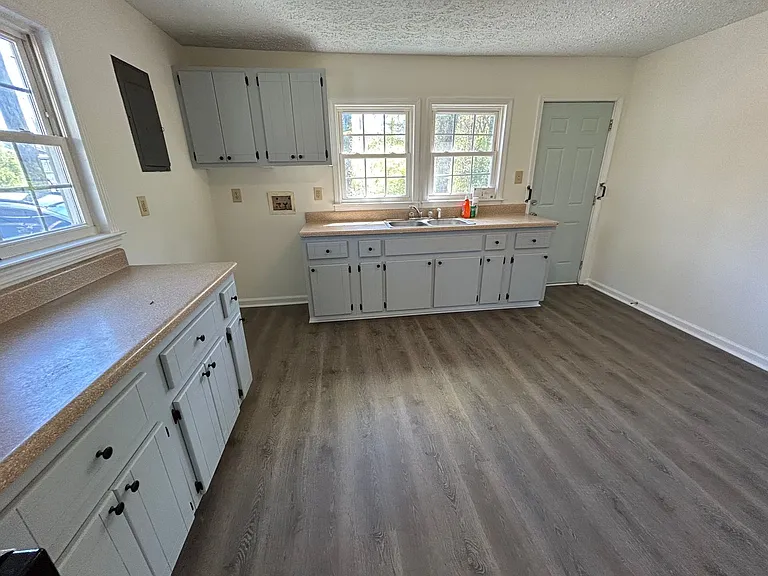 314 Nixon Ave SW — Photo 6