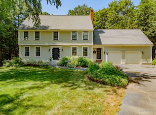 89 Hickory Ln, Yarmouth, ME 04096
