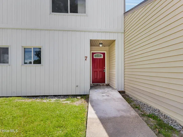 125 Pirates Rd APT 7, New Bern, NC 28562