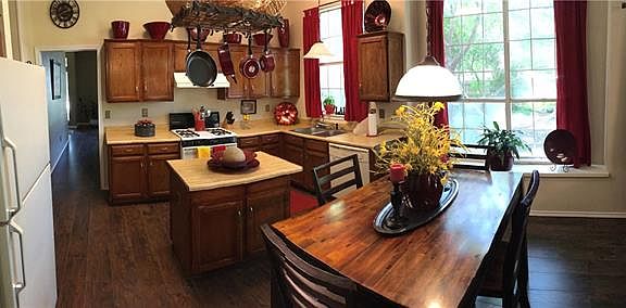 5th image of 7608 Crescent Lake Ct