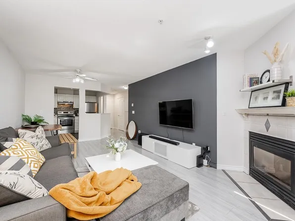5765 Glover Rd #101, Langley, BC V3A 8M8