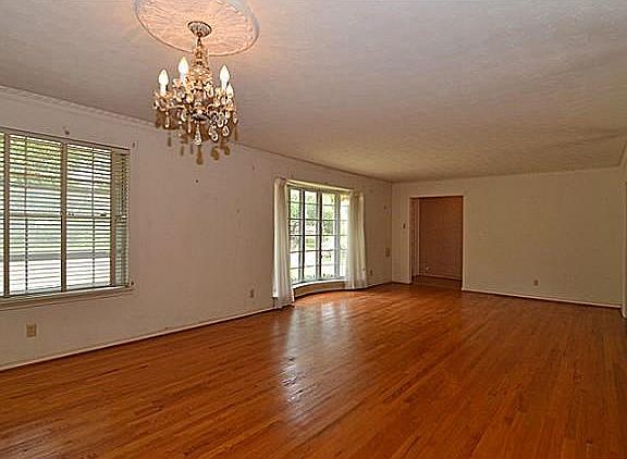 5th image of 6218 Crestmont Dr