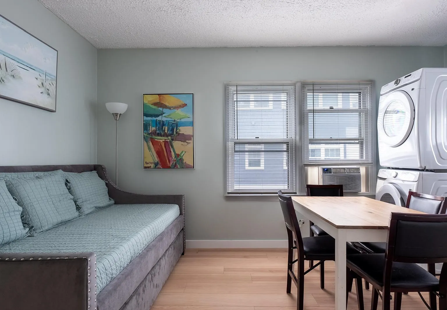 75 E Grand Ave — Photo 4