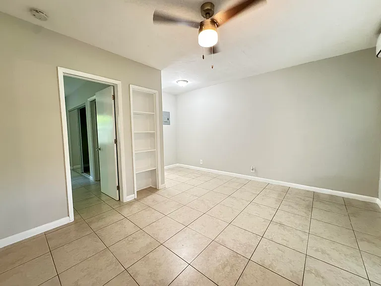 625 NE 14th Ave #4 — Photo 7