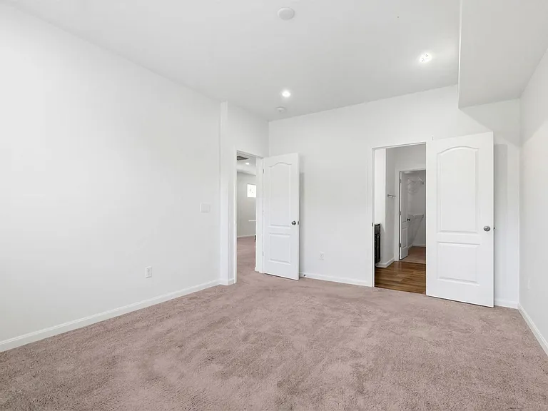 6029 Bluecrest Dr — Photo 34