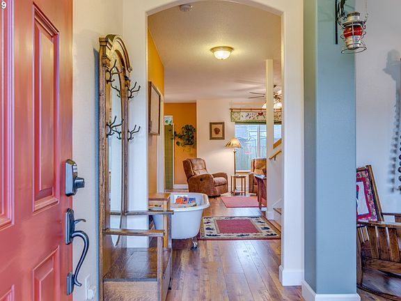 3rd image of 6712 NE 106th St