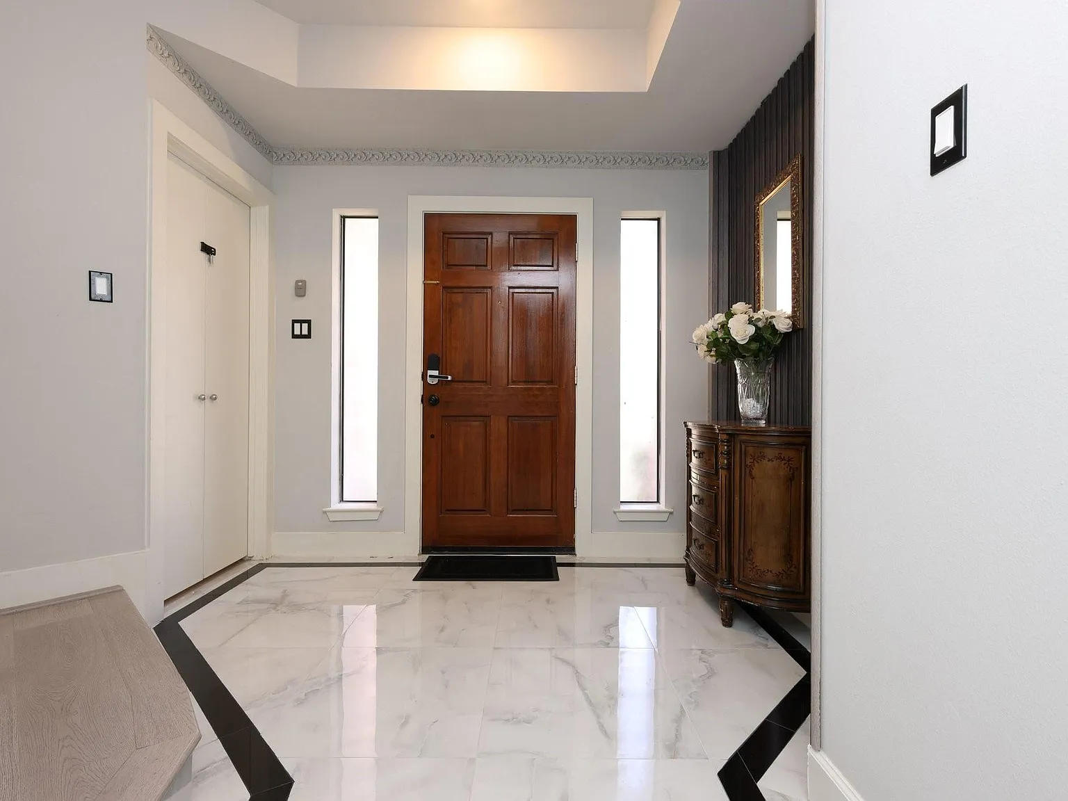3 bed, 3.5 bath, 2285 sqft, $2,550 — Photo 3