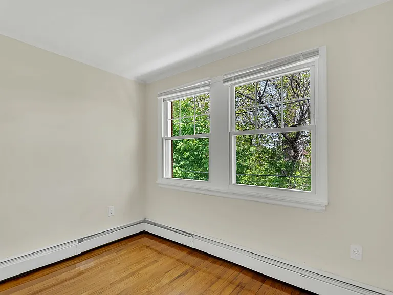 Savin Court Apartments — Photo 47