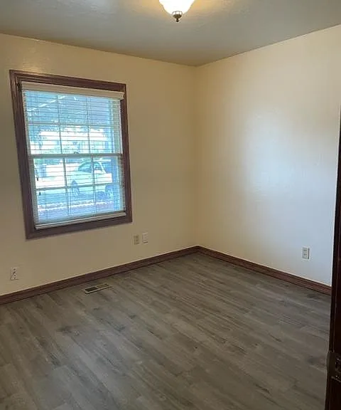 2529 Kings Way — Photo 7