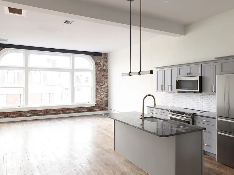 137 Bank St #2 — Photo 3