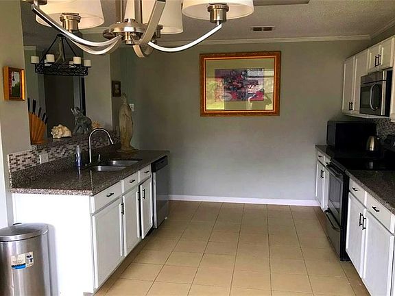 5th image of 2721 Rockport Ln