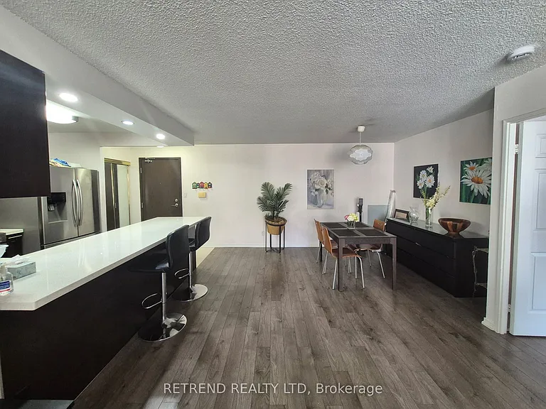30 Greenfield Ave #1601 — Photo 4