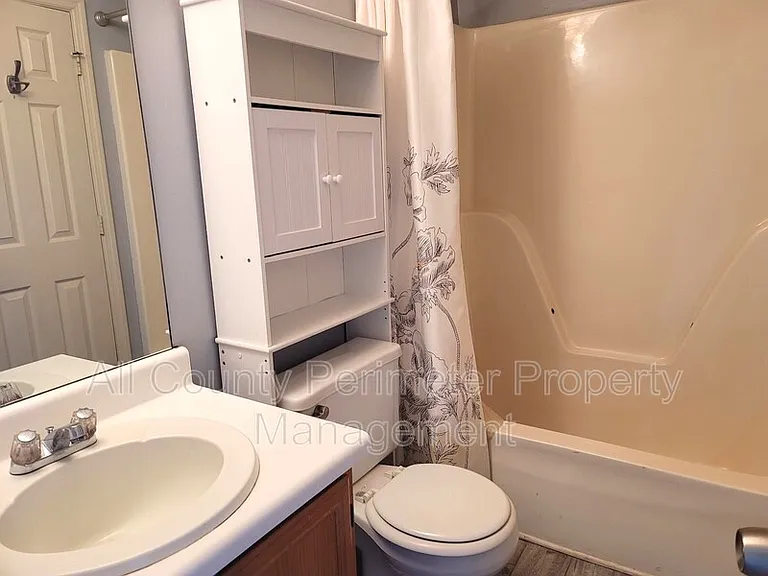 3758 Meadow Creek Dr — Photo 7