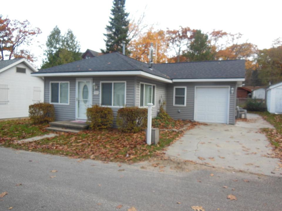 1st image of 938 Pansy St