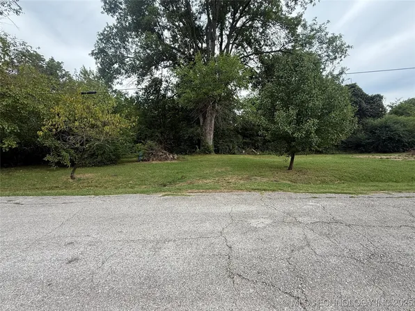 342 S 6th St, Porter, OK 74454