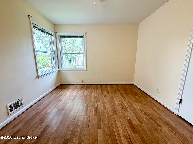 708 Grant Ave — Photo 10