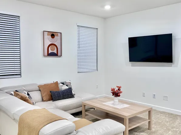 14307 Ocean Jasper Way, San Diego, CA 92126