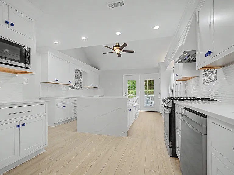 2501 Eastern Point Ct — Photo 11