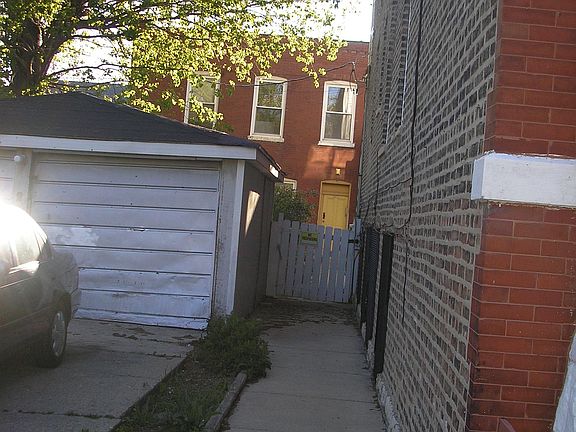 3rd image of 1222 N Campbell #5 units