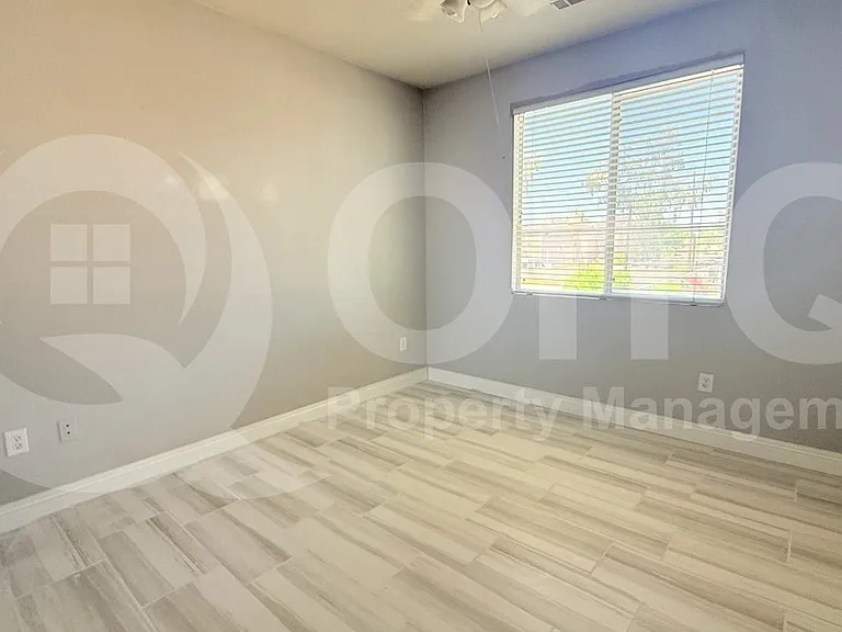 2992 N Miller Rd #215B — Photo 8