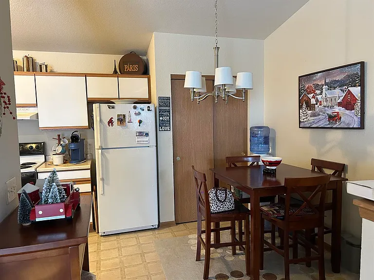 Adam's Court Apartments — Photo 21