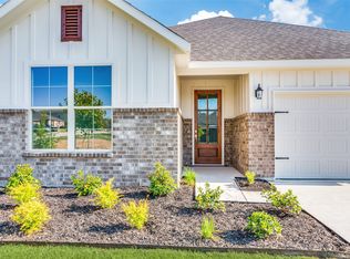 8216 Tomcat Trl, Godley, TX 76044