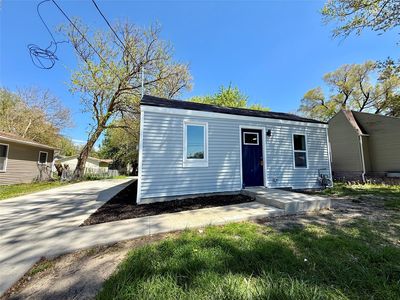 1227 E 36th Ct, Des Moines, IA, 50317
