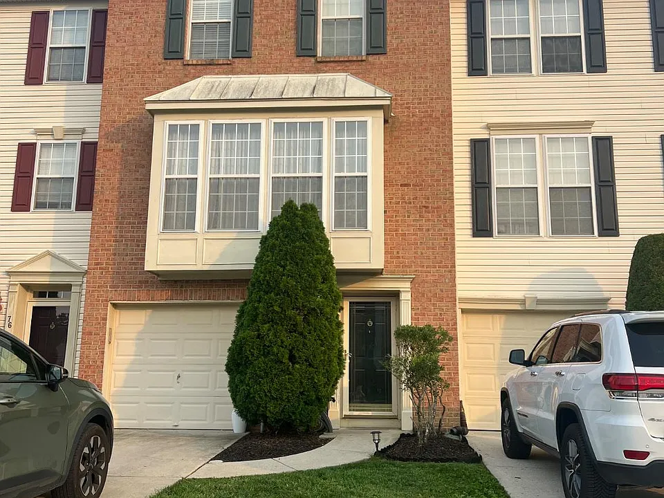 74 Colts Neck Dr