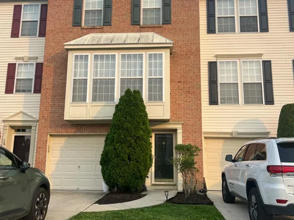 74 Colts Neck Dr, Sicklerville, NJ 08081