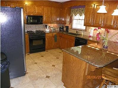 5th image of 2351 Elmwood Cir