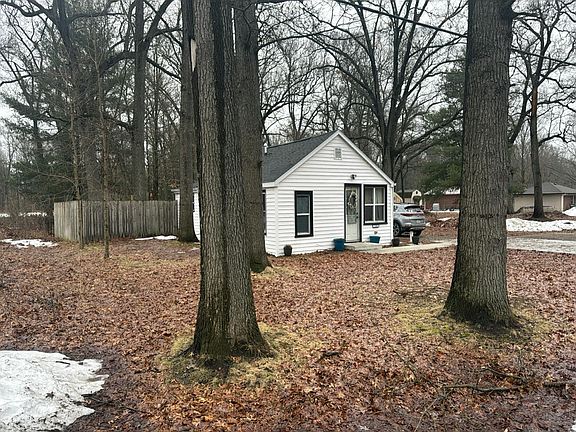 3rd image of 1238 S Forest Rd