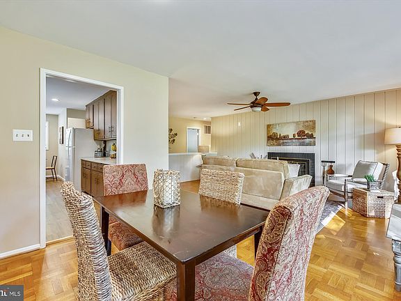 2nd image of 10111 Parkwood Ter
