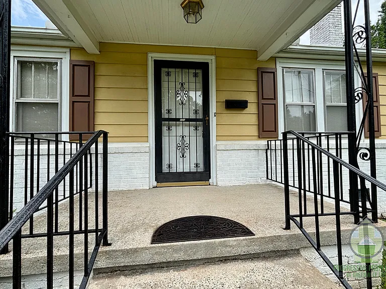 106 Princeton Ave — Photo 2