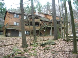 3 Chipmunk Dr, Tafton, PA 18464