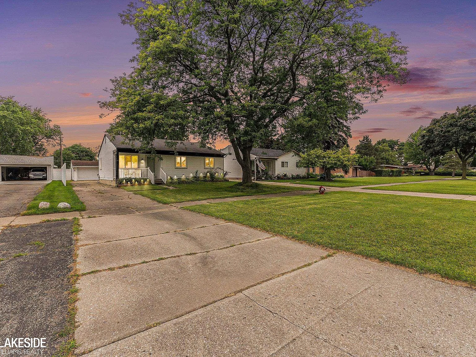 4 bed, 1.0 bath, 1165 sqft, $1,800 — Photo 2