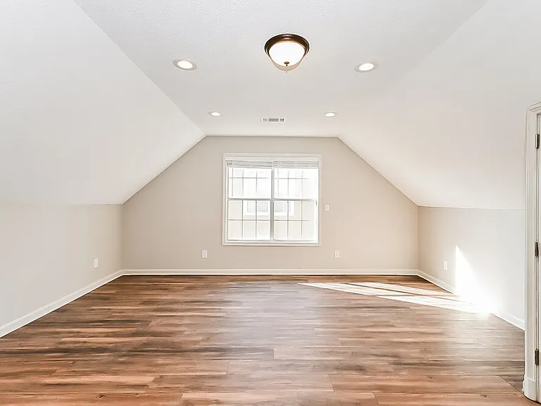 7170 Fox Creek Dr — Photo 14