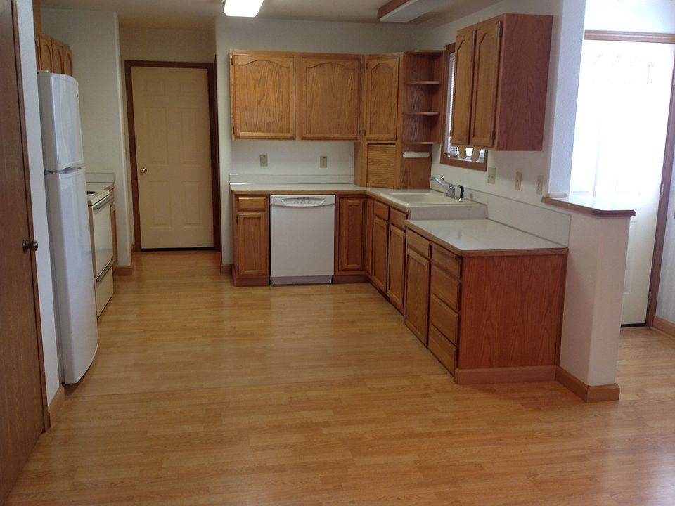 2nd image of 829 Stewart Ave #A