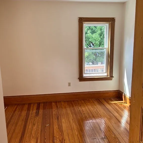 16 Sullivan Rd — Photo 6