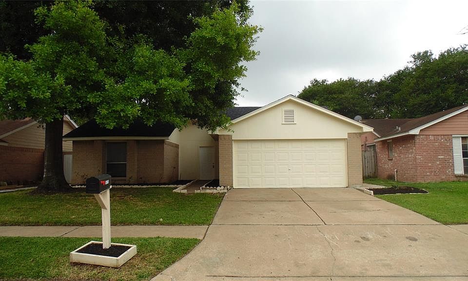 1st image of 16715 La Gloria Dr