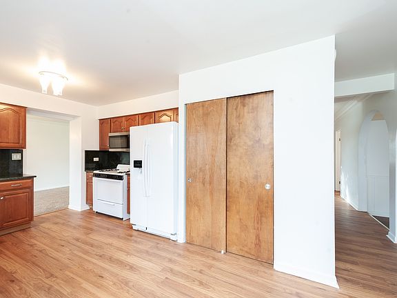 3rd image of 1783 N Jarvis Ct