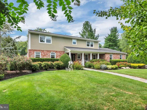 217 Demarest Rd, Moorestown, NJ 08057