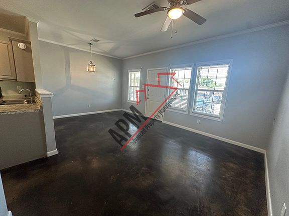3rd image of 310 Woodale Dr #4