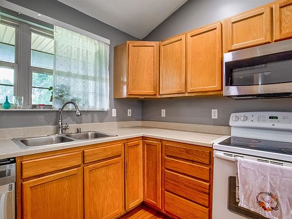 4th image of 1540 Dublin Pl