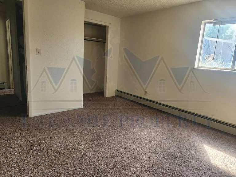 708 Downey St #9 — Photo 14