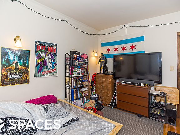 5th image of 3211 W Belle Plaine Ave APT 1B