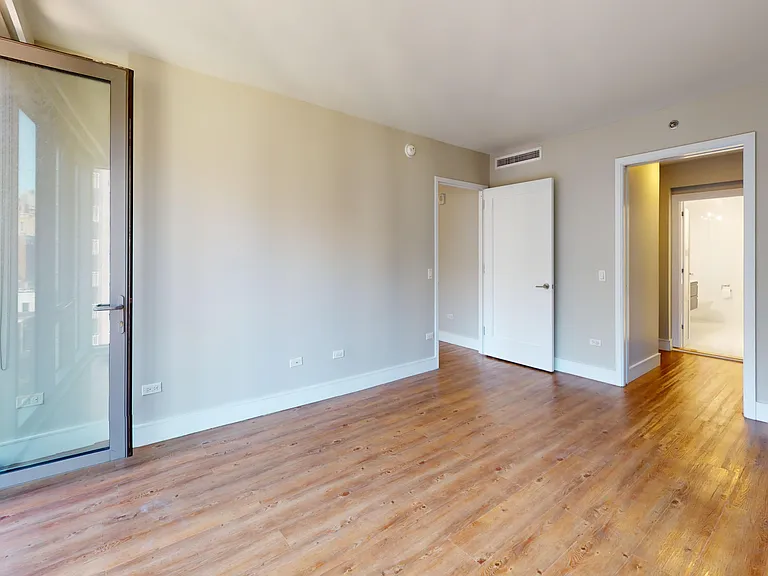 237 E 34th St #1004 — Photo 17