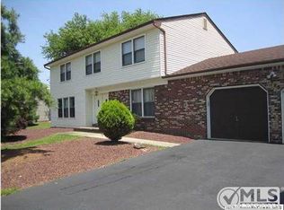 40 Buttonwood Dr, Marlboro, NJ 07746