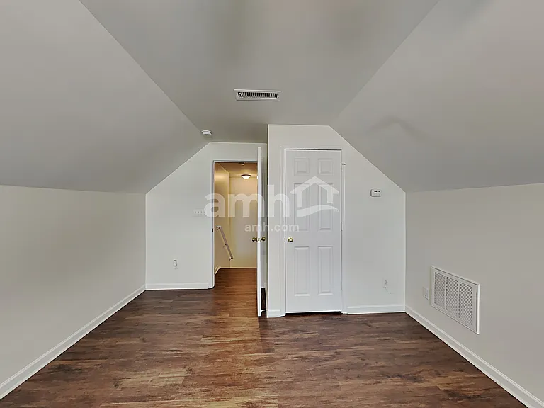 1009 Skillbeck Rd — Photo 21